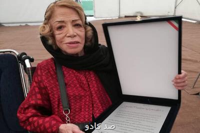 همزمان با افتتاح یک مجموعه هنری؛ تازه ترین نقاشی دیده نشده ایران درودی رونمایی می شود Image